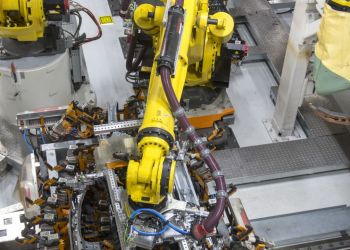 Modele SEAT-a budowane przez gigantyczne roboty